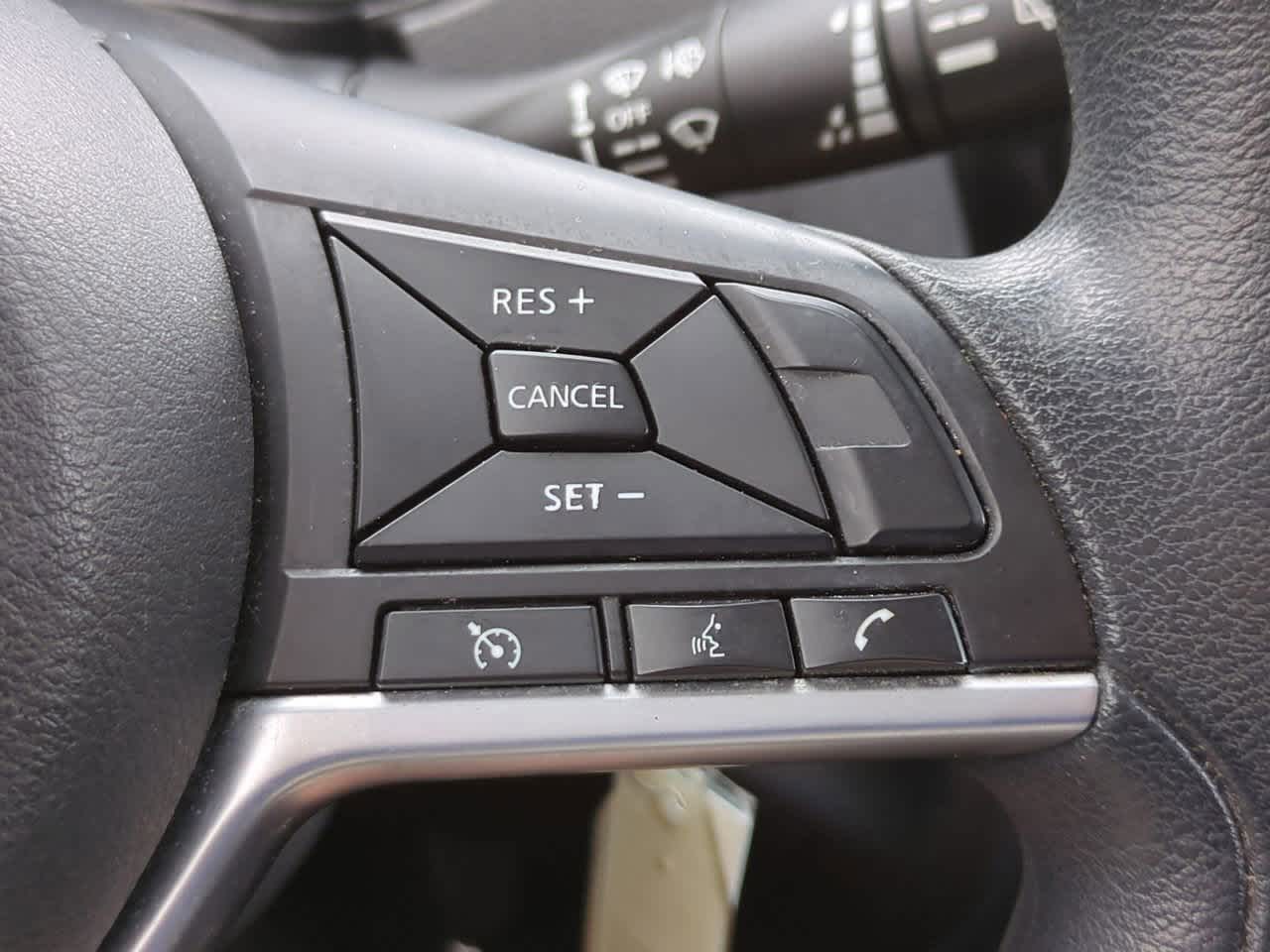 Thumbnail: 2021 Nissan Rogue Sport - 23