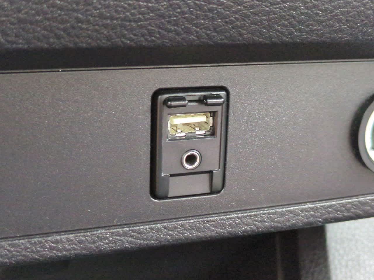 Thumbnail: 2016 Toyota Tacoma - 20