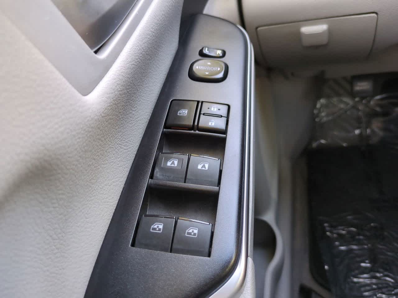 Thumbnail: 2016 Toyota Camry - 20