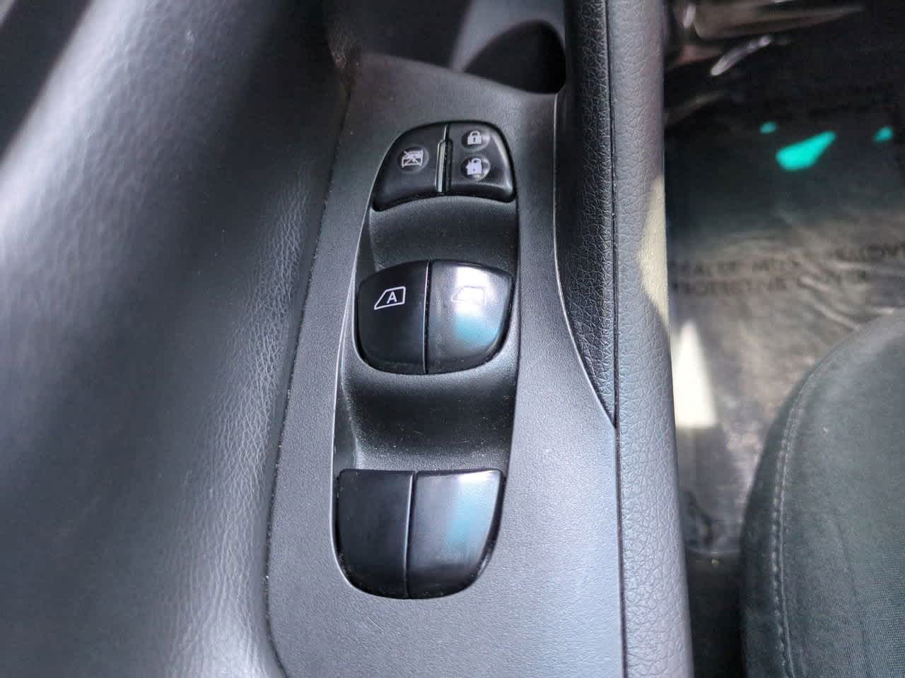 Thumbnail: 2015 Nissan Altima - 23
