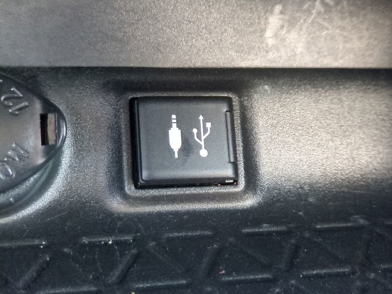 Thumbnail: 2019 Toyota RAV4 - 20