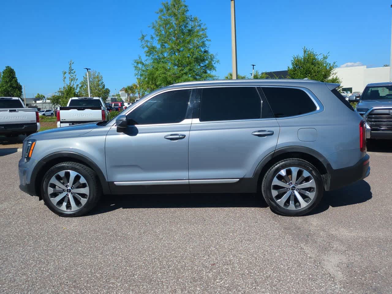 Thumbnail: 2022 Kia Telluride - 3