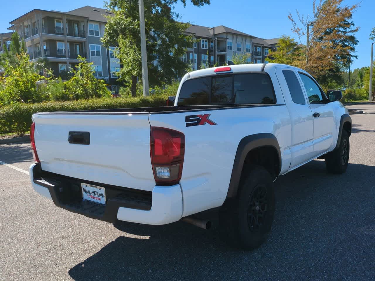 Thumbnail: 2022 Toyota Tacoma - 6