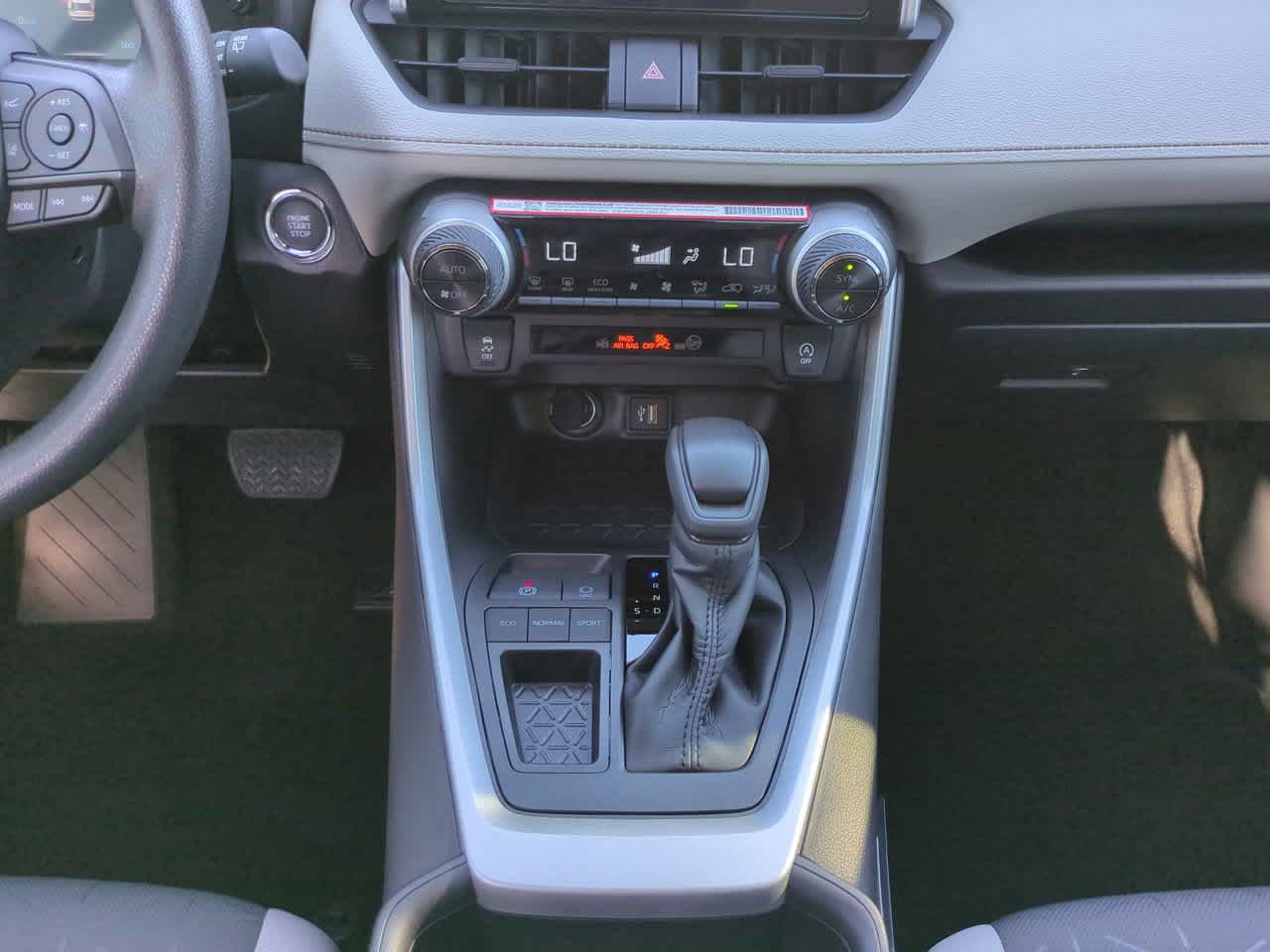 Thumbnail: 2025 Toyota RAV4 - 18