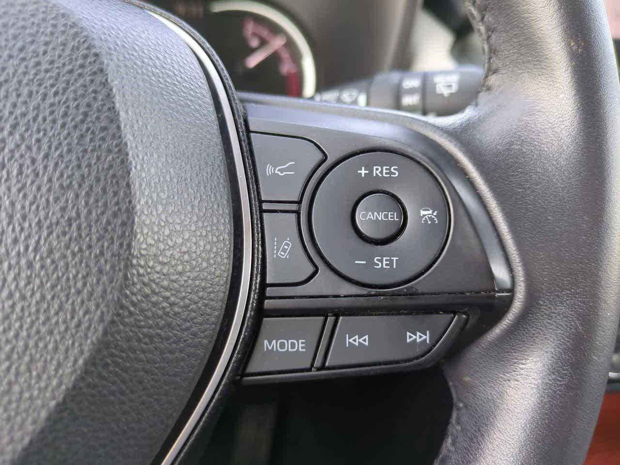 Thumbnail: 2020 Toyota RAV4 - 23