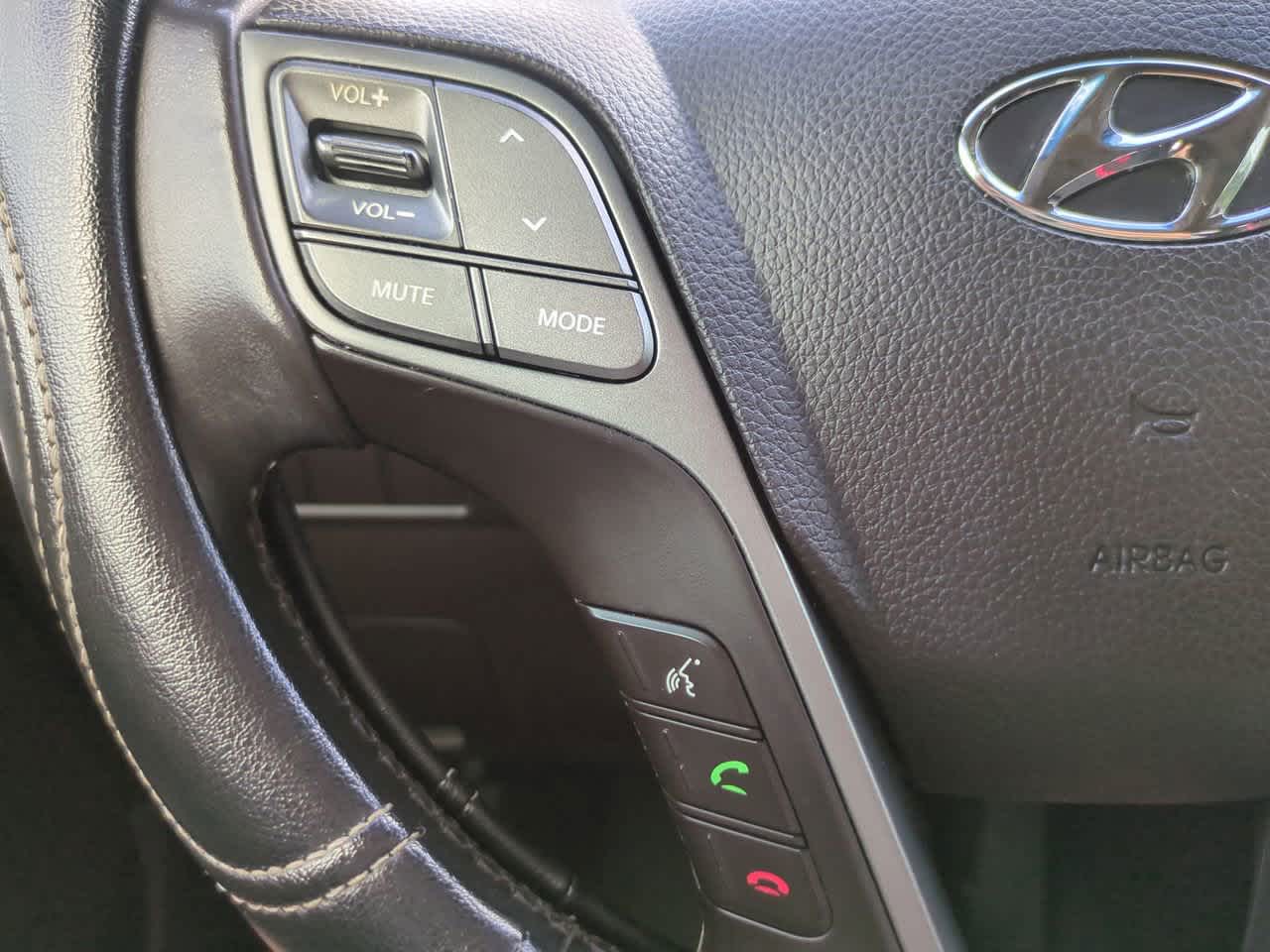 Thumbnail: 2013 Hyundai Santa Fe - 25
