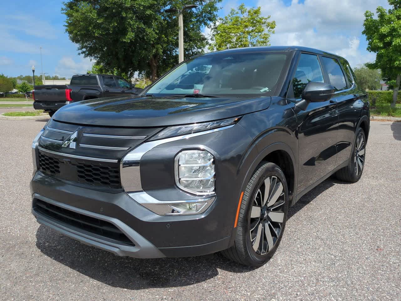 Thumbnail: 2025 Mitsubishi Outlander - 2