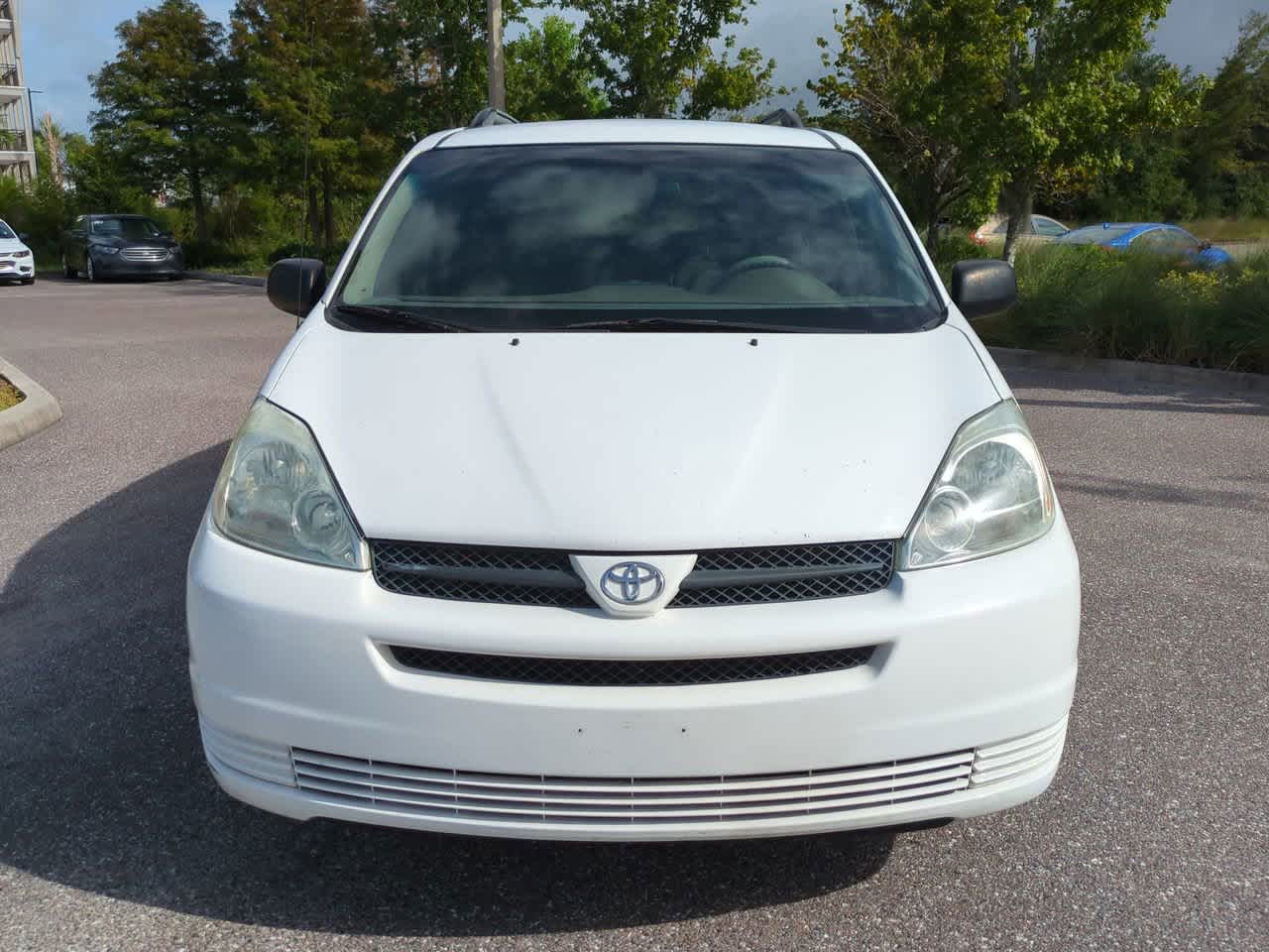 Thumbnail: 2004 Toyota Sienna - 9
