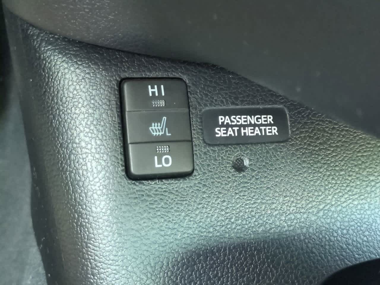 Thumbnail: 2018 Toyota Prius Prime - 21