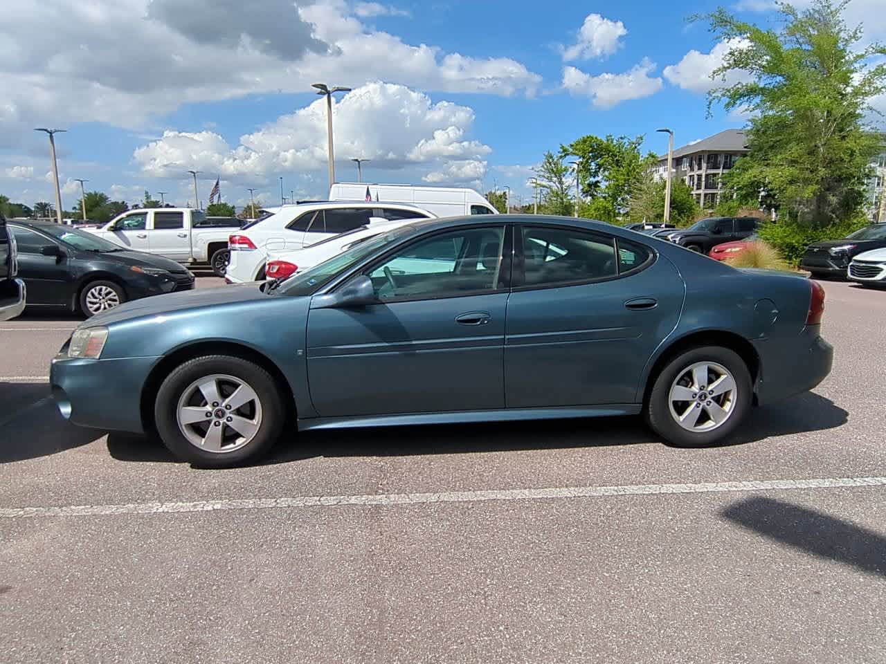 Thumbnail: 2006 Pontiac Grand Prix - 3