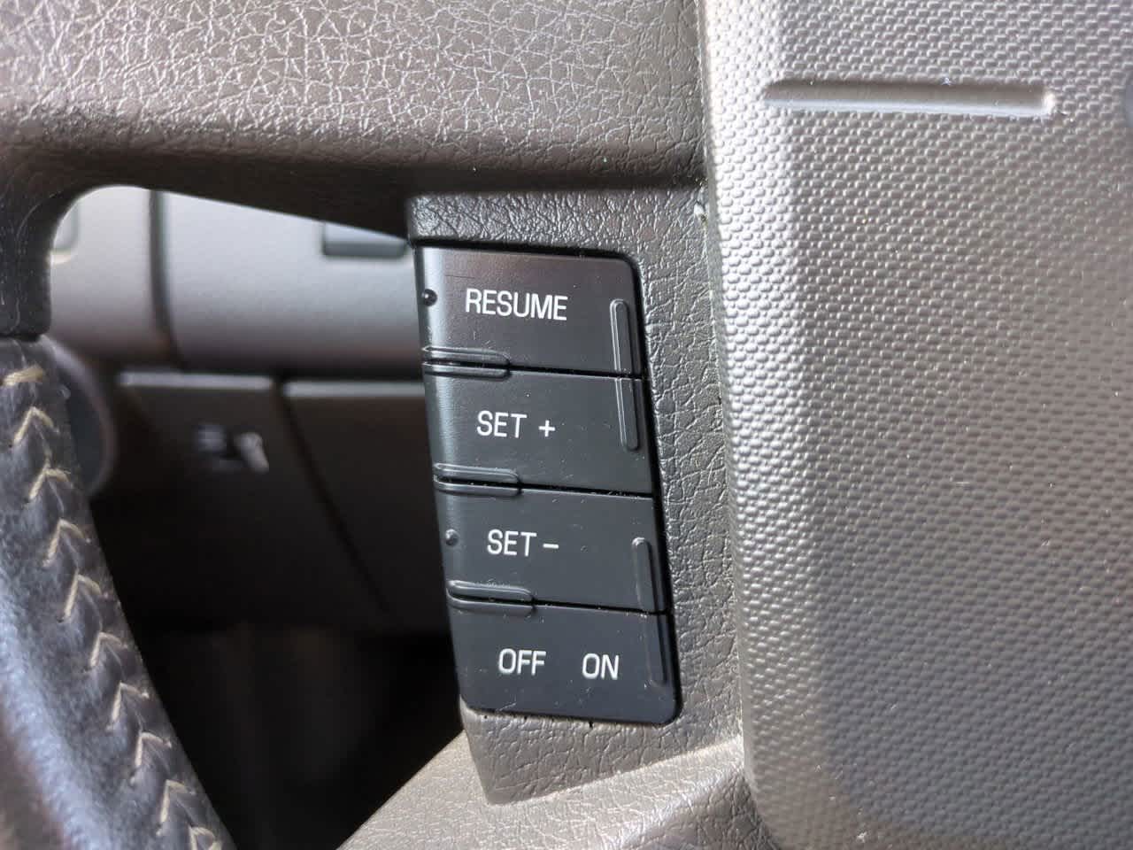 Thumbnail: 2010 Ford Edge - 21