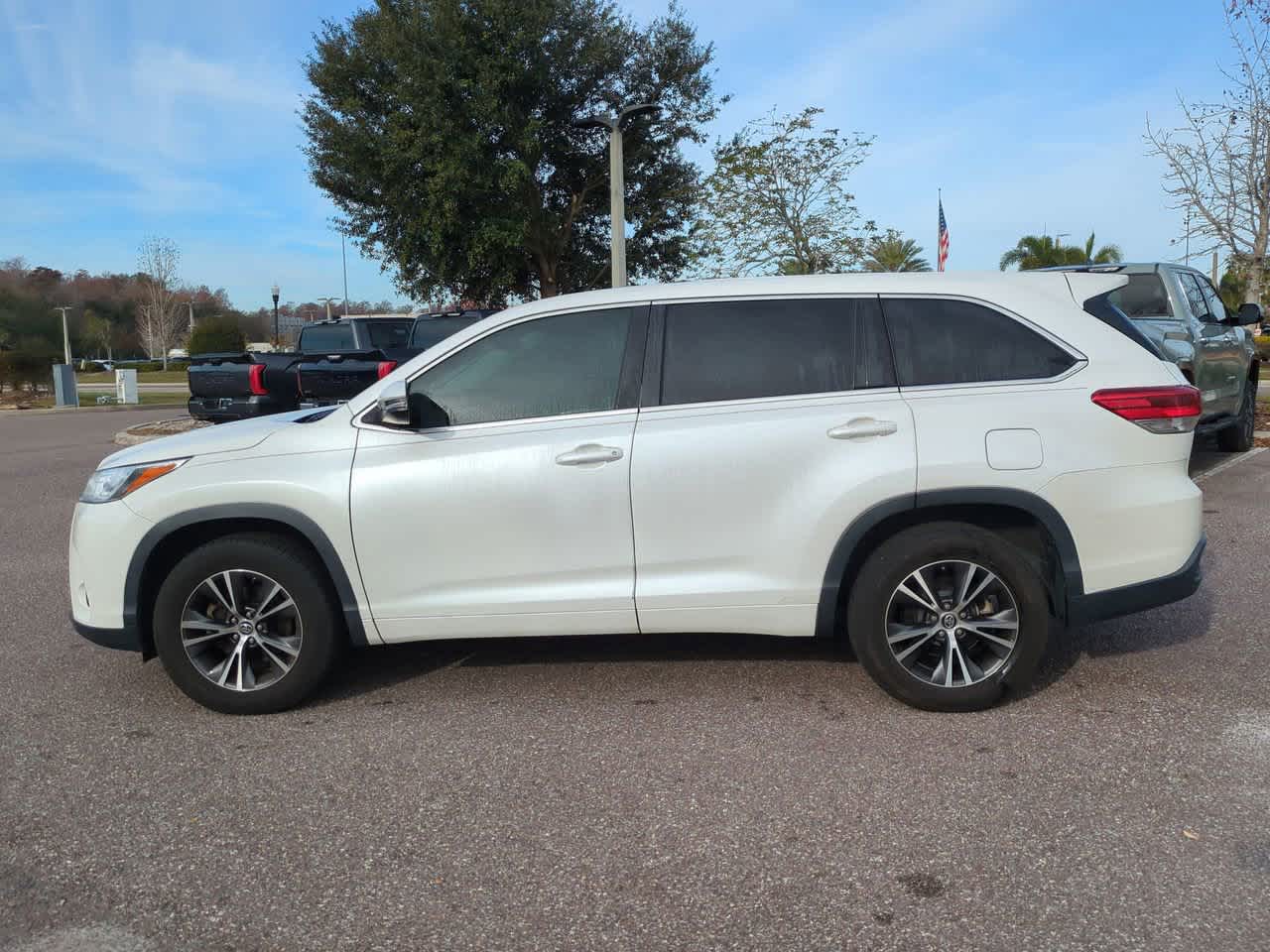 Thumbnail: 2018 Toyota Highlander - 3