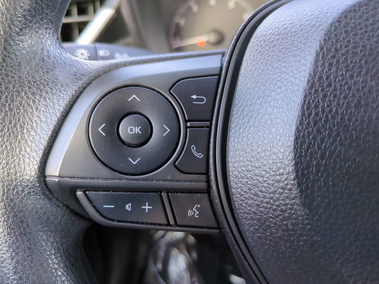 Thumbnail: 2023 Toyota Corolla - 22