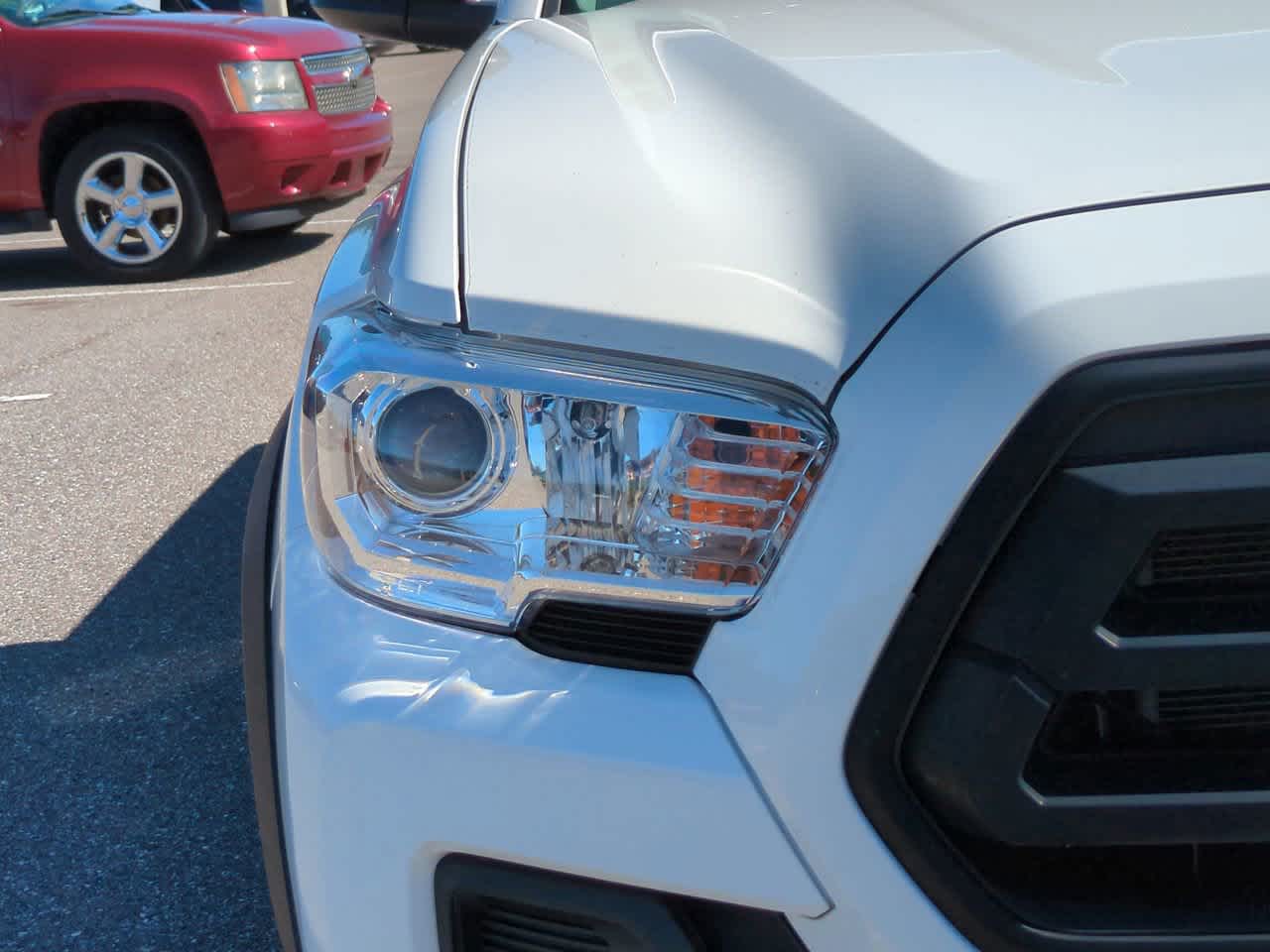 Thumbnail: 2022 Toyota Tacoma - 10