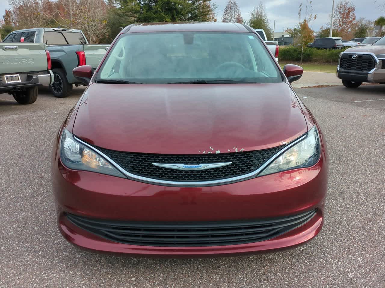 Thumbnail: 2017 Chrysler Pacifica - 9