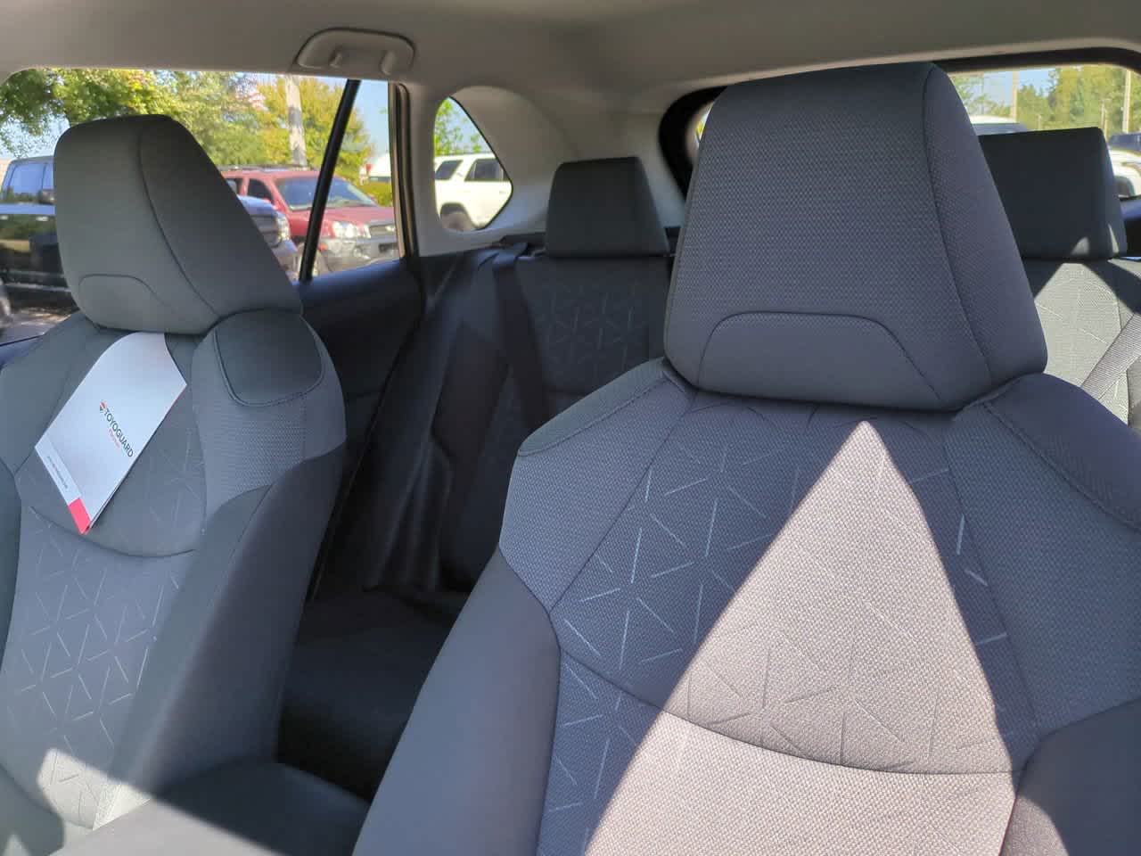 Thumbnail: 2025 Toyota RAV4 - 8