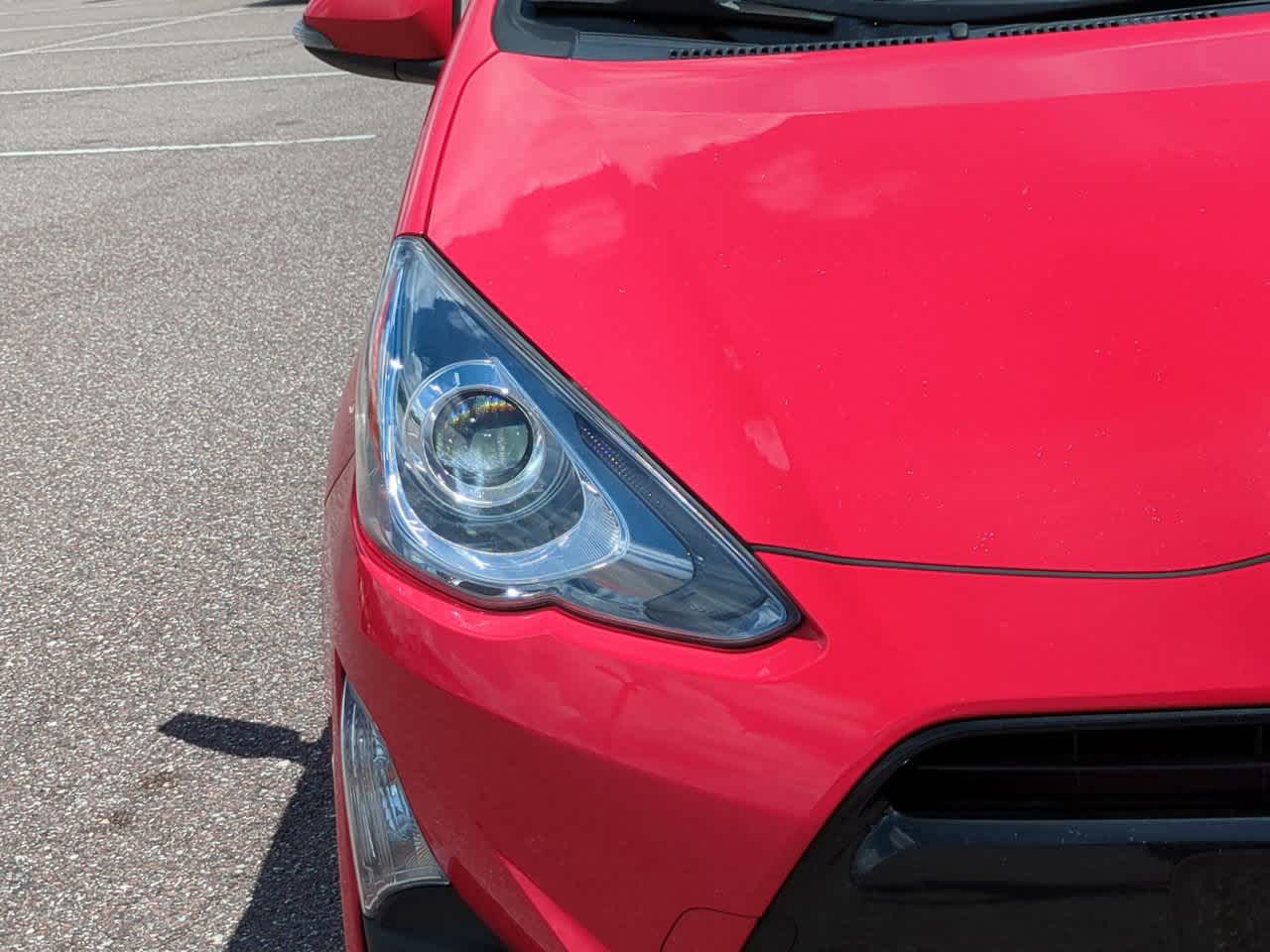 Thumbnail: 2016 Toyota Prius c - 10
