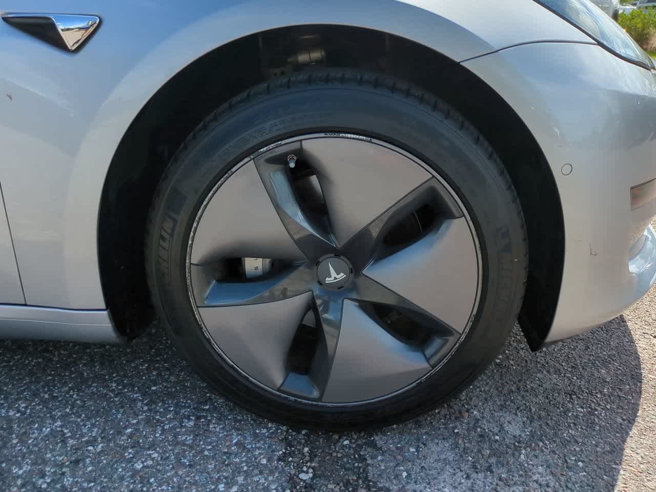 Thumbnail: 2018 Tesla Model 3 - 11