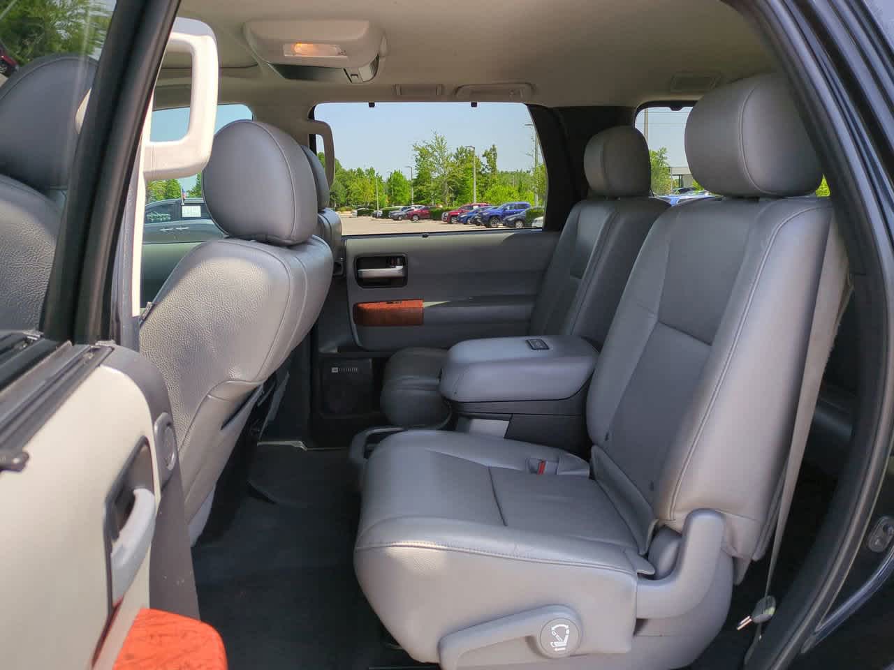 Thumbnail: 2020 Toyota Sequoia - 14