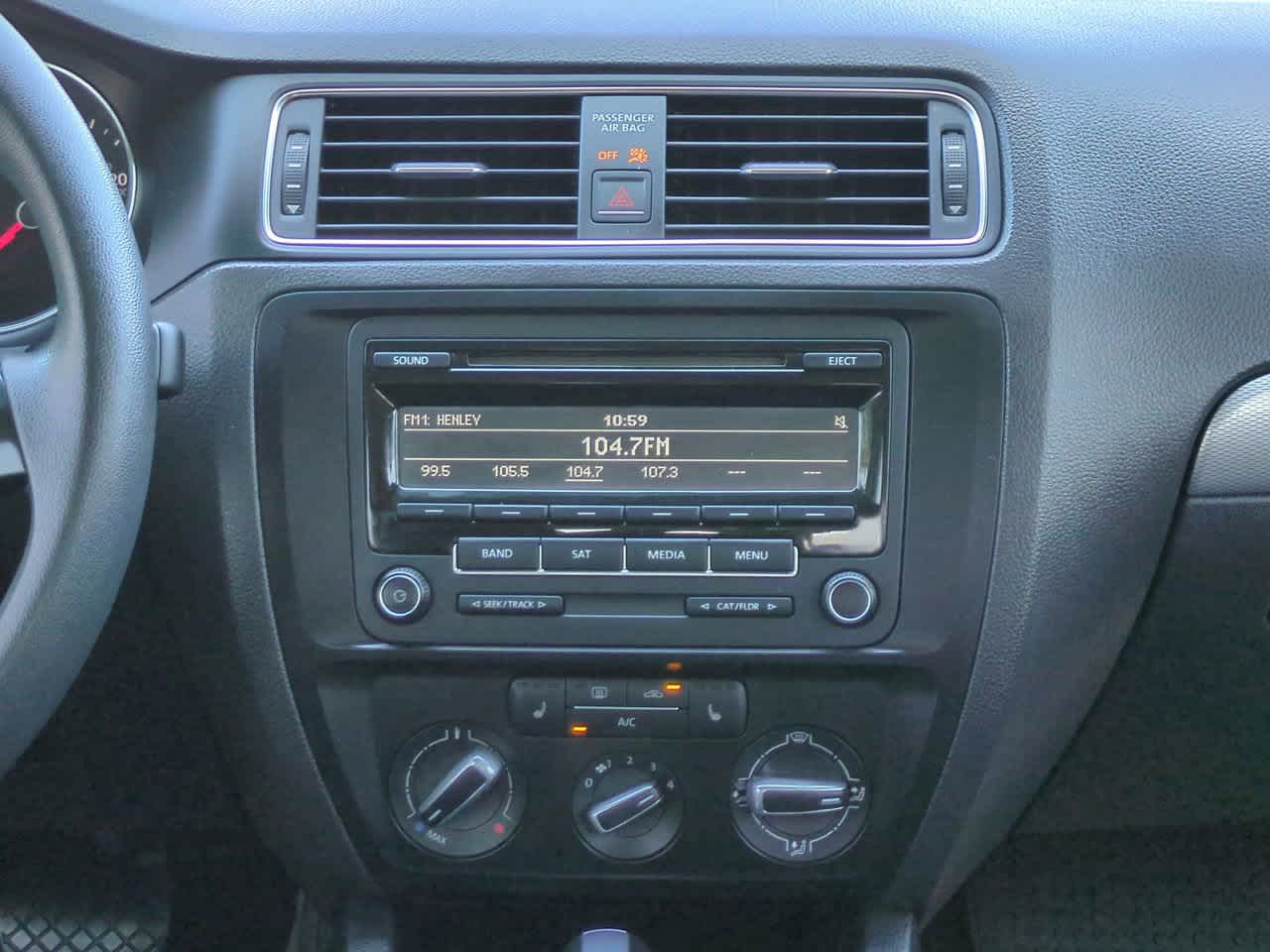 Thumbnail: 2015 Volkswagen Jetta - 17