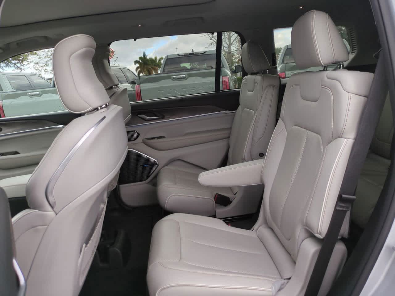 Thumbnail: 2021 Jeep Grand Cherokee L - 14