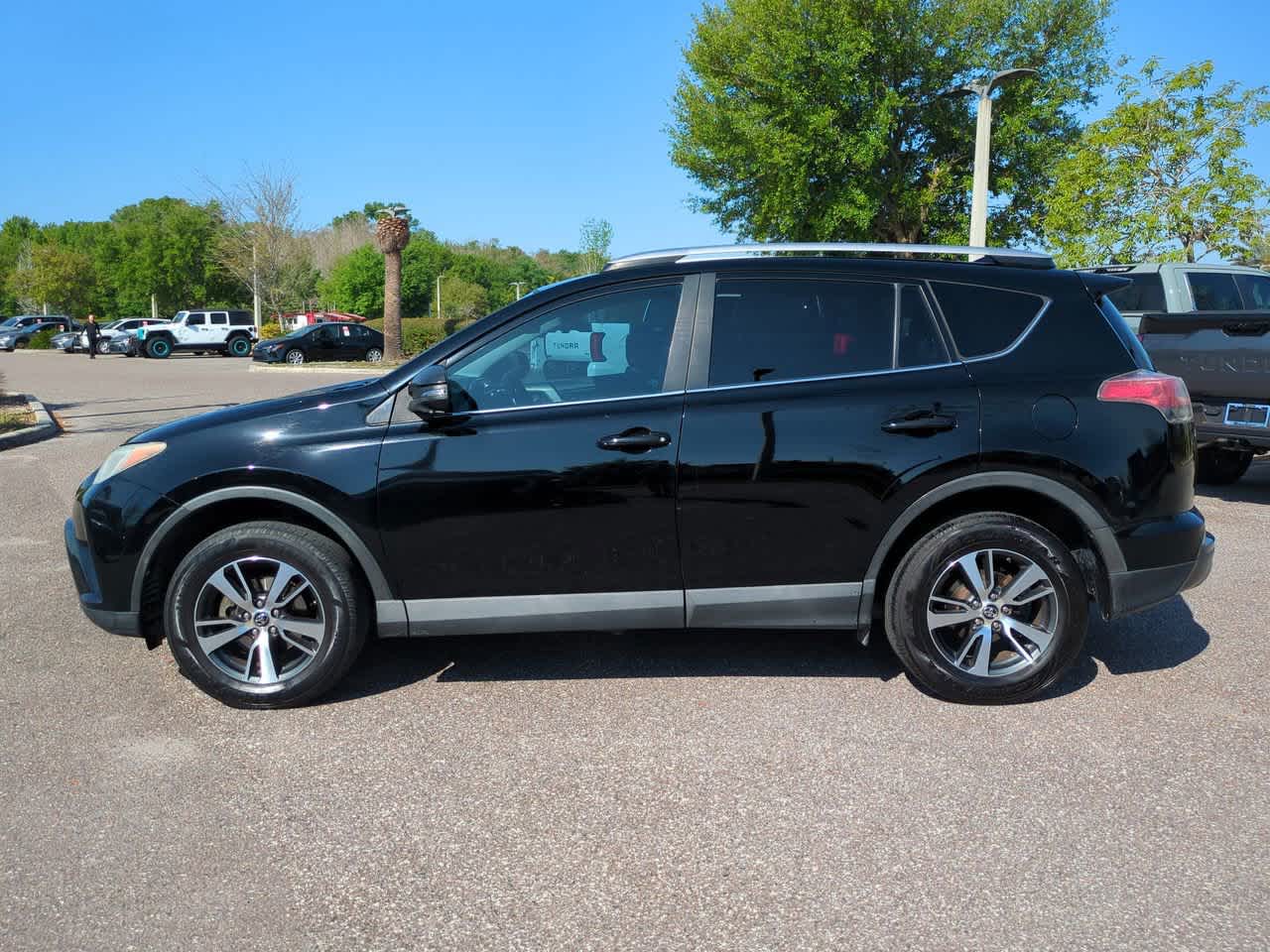 Thumbnail: 2016 Toyota RAV4 - 3