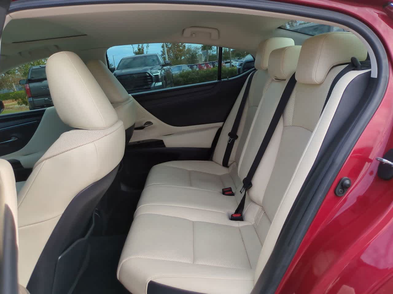 Thumbnail: 2022 Lexus ES - 13