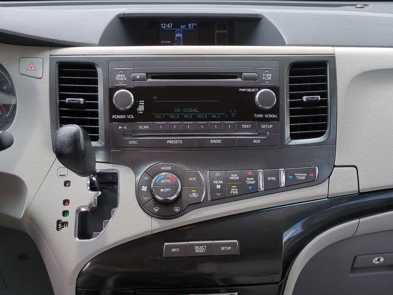 Thumbnail: 2013 Toyota Sienna - 18