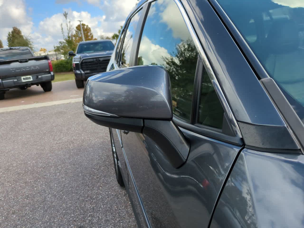 Thumbnail: 2020 Toyota RAV4 - 12