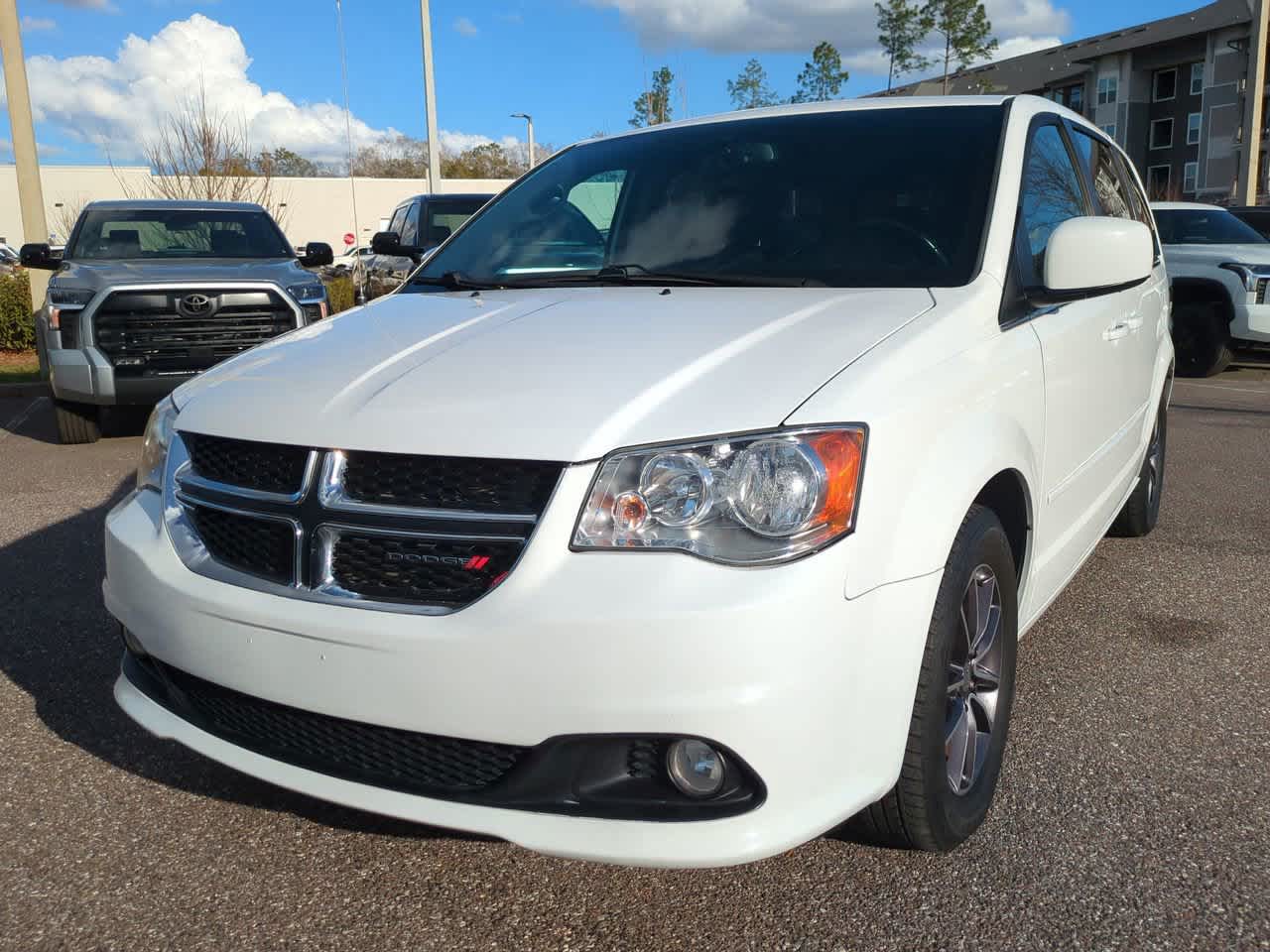 Thumbnail: 2017 Dodge Grand Caravan - 2
