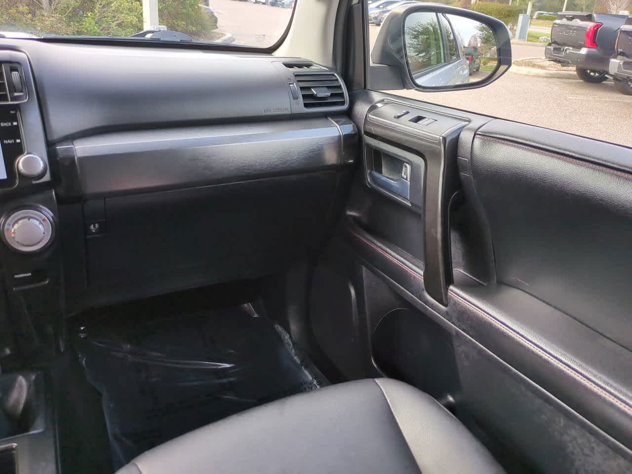 Thumbnail: 2014 Toyota 4Runner - 16