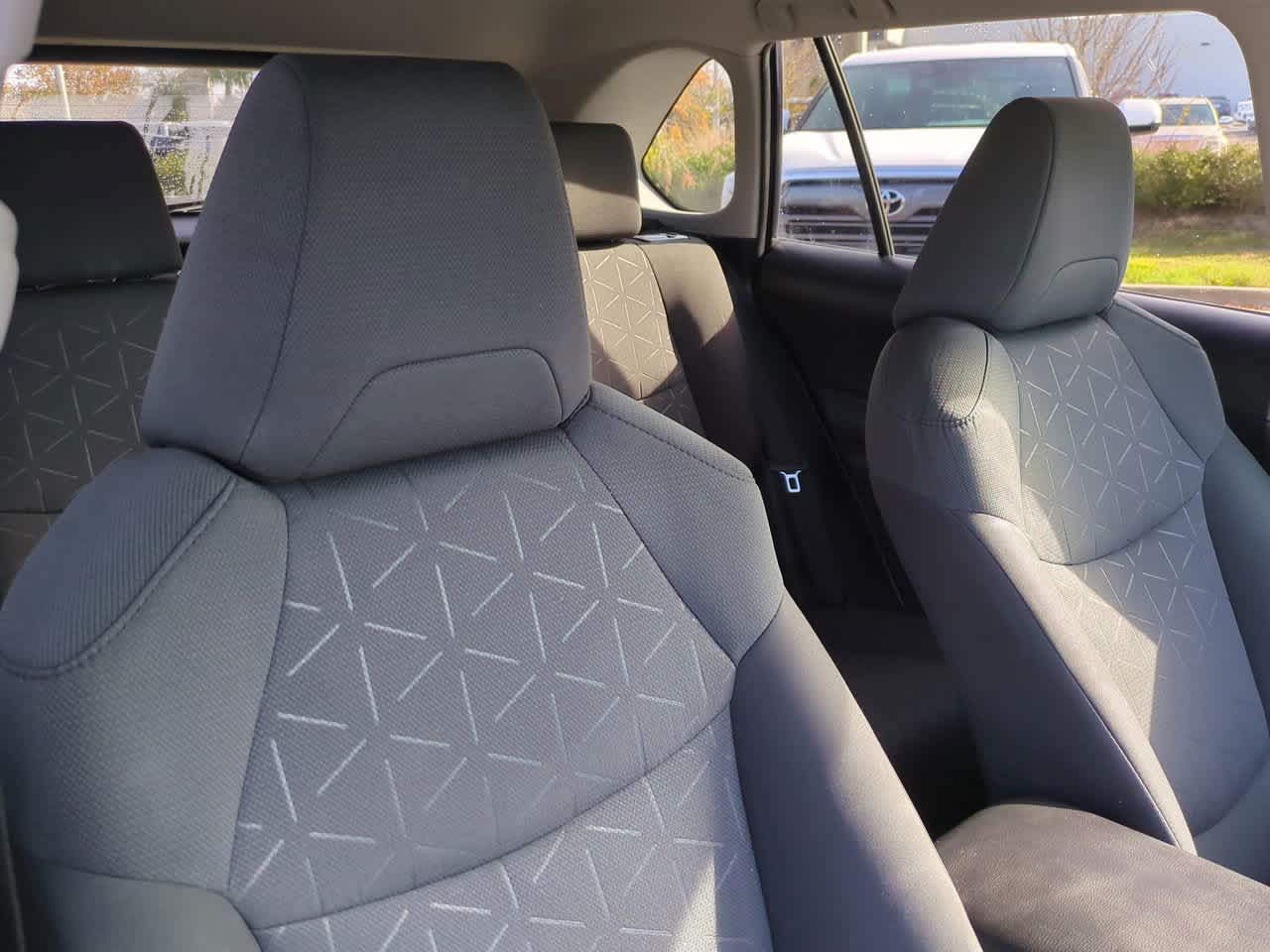 Thumbnail: 2021 Toyota RAV4 - 7