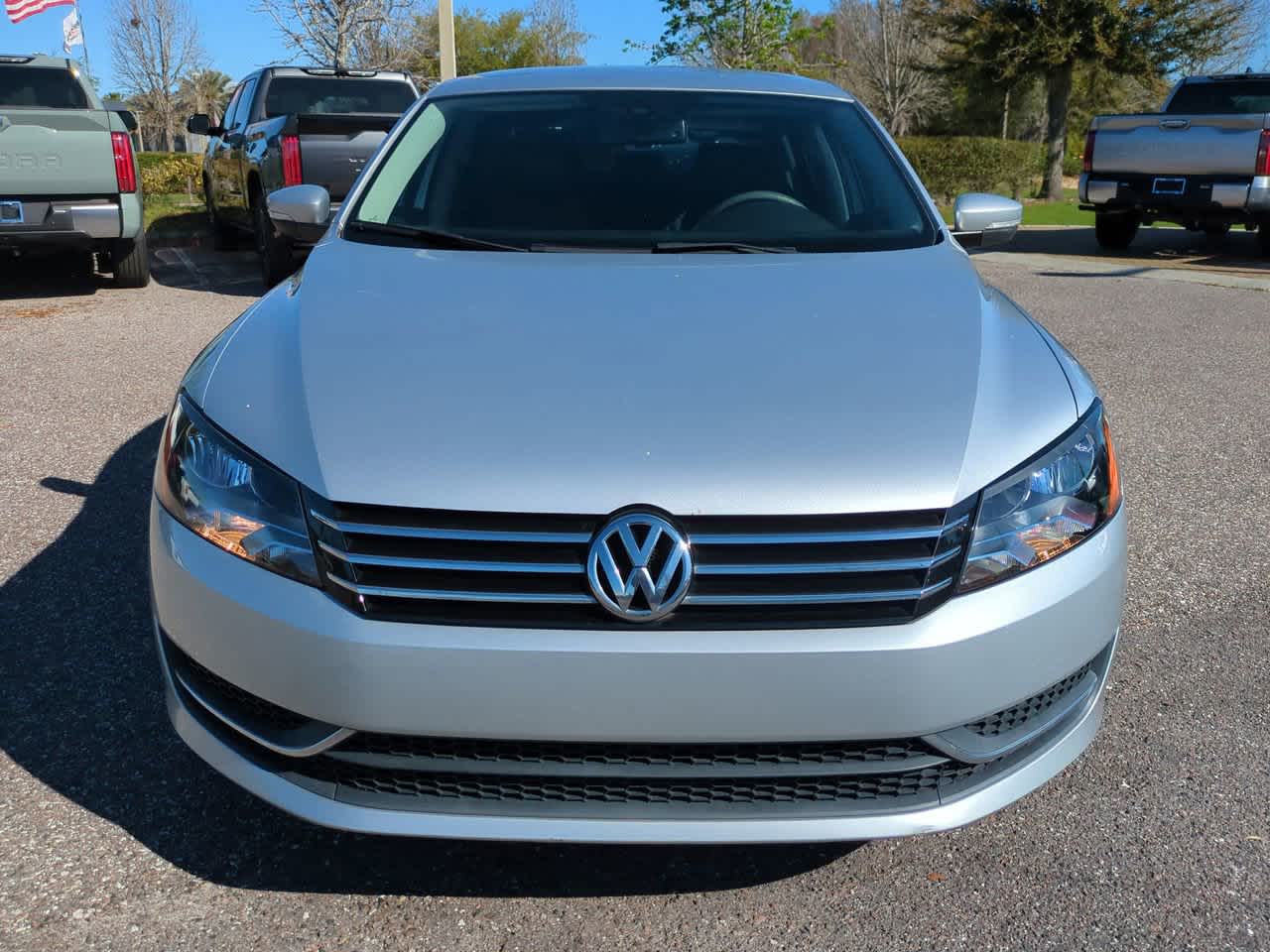 Thumbnail: 2013 Volkswagen Passat - 9