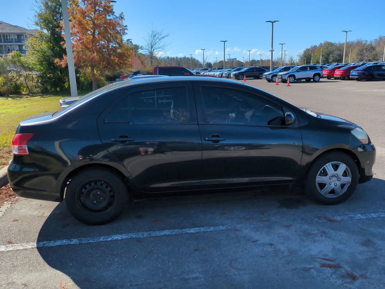 Thumbnail: 2010 Toyota Yaris - 5