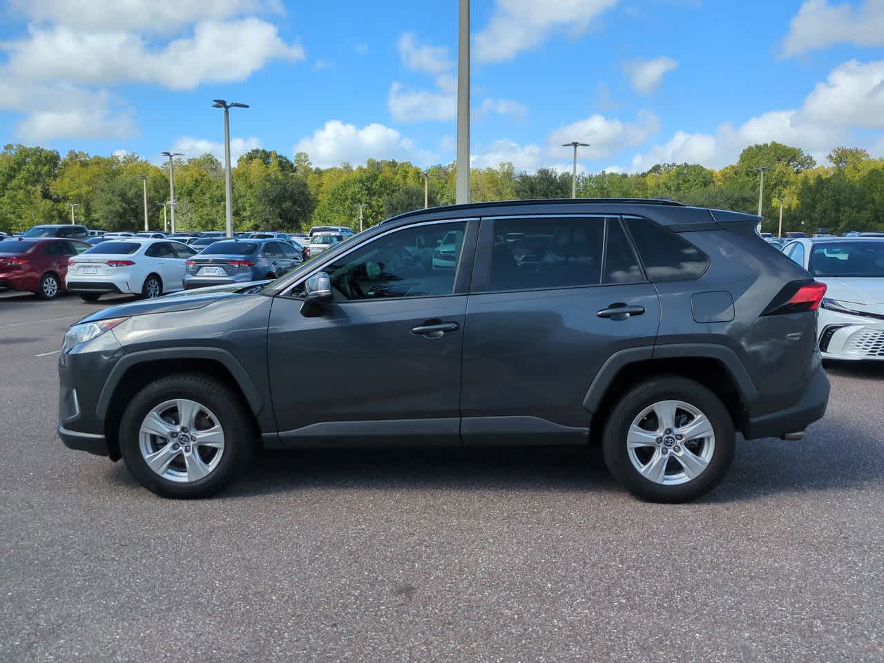 Thumbnail: 2019 Toyota RAV4 - 3