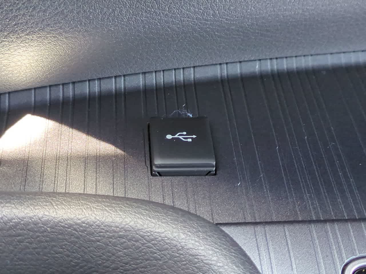 Thumbnail: 2021 Toyota Sienna - 23