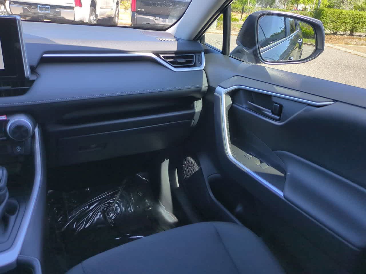 Thumbnail: 2025 Toyota RAV4 - 16