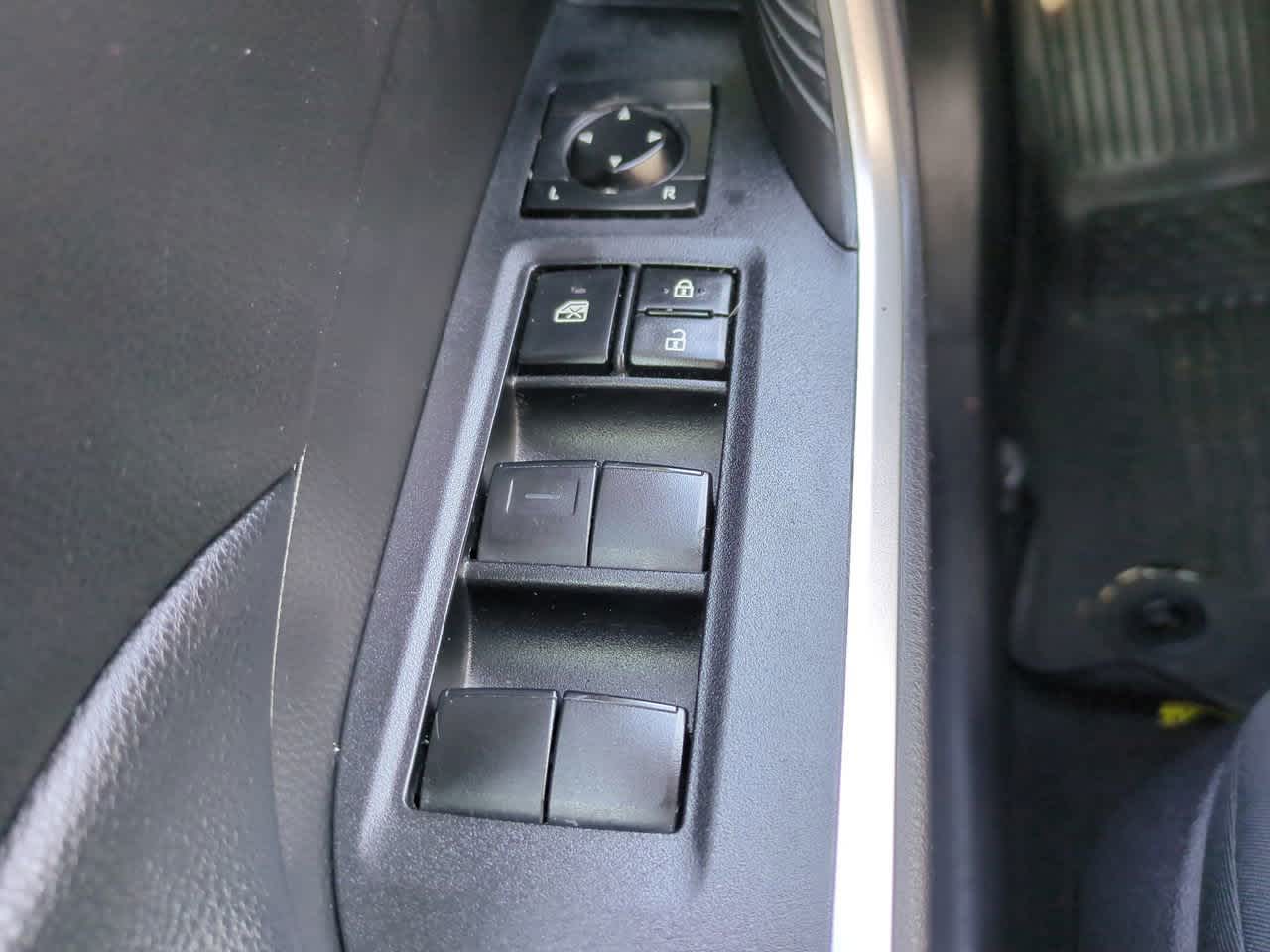 Thumbnail: 2021 Toyota RAV4 - 21