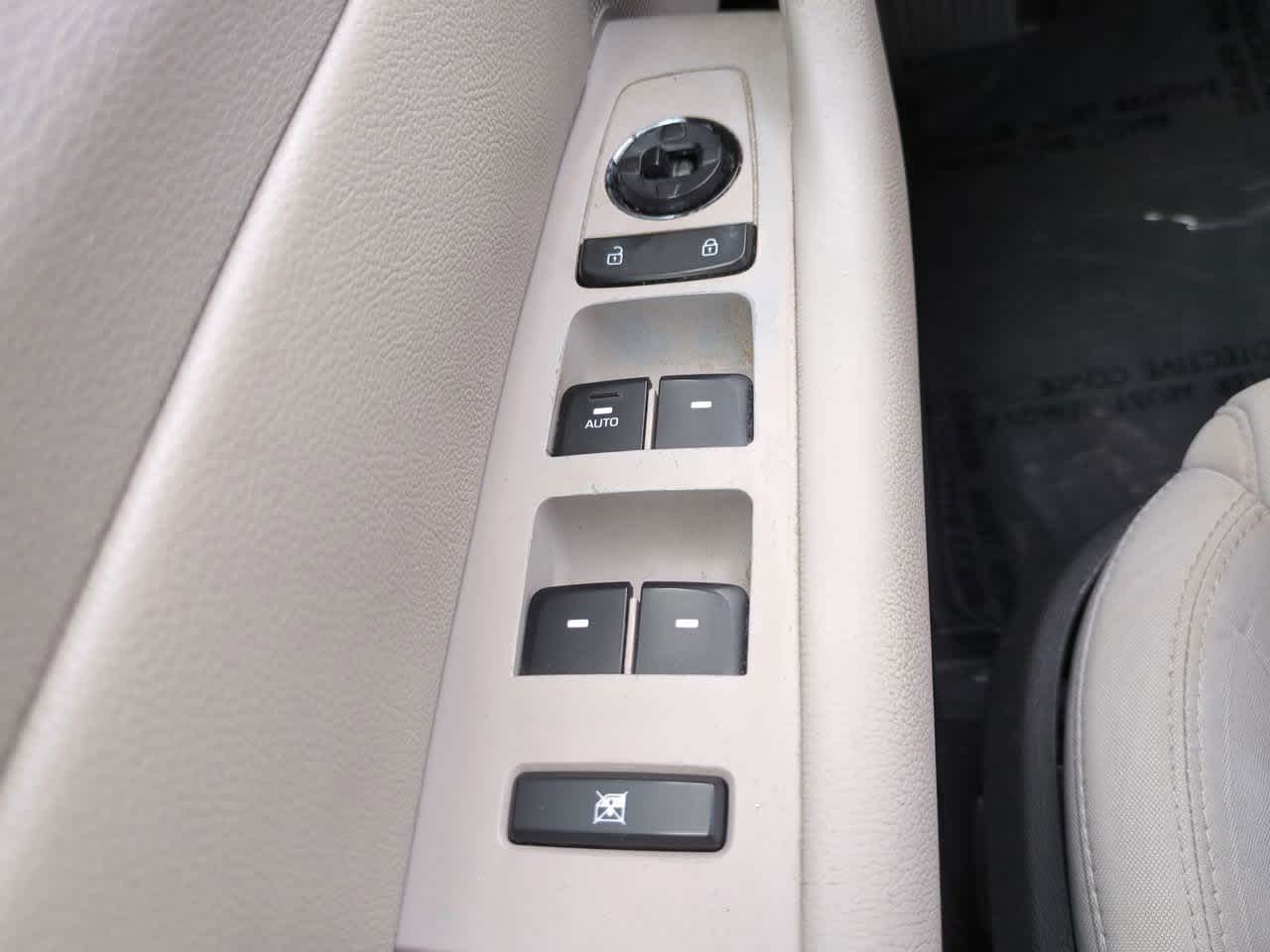 Thumbnail: 2015 Hyundai Sonata - 21