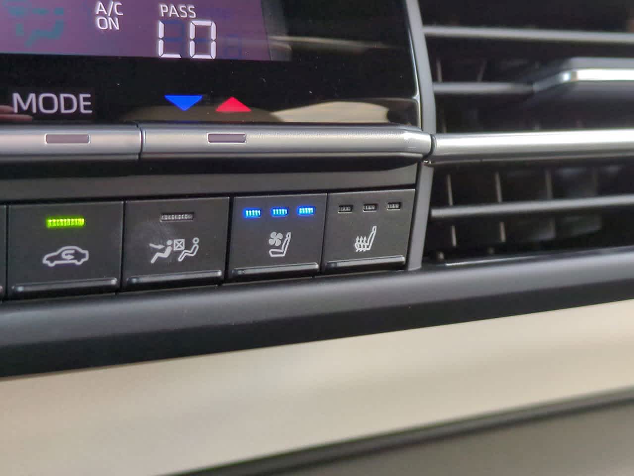 Thumbnail: 2025 Toyota Sienna - 21