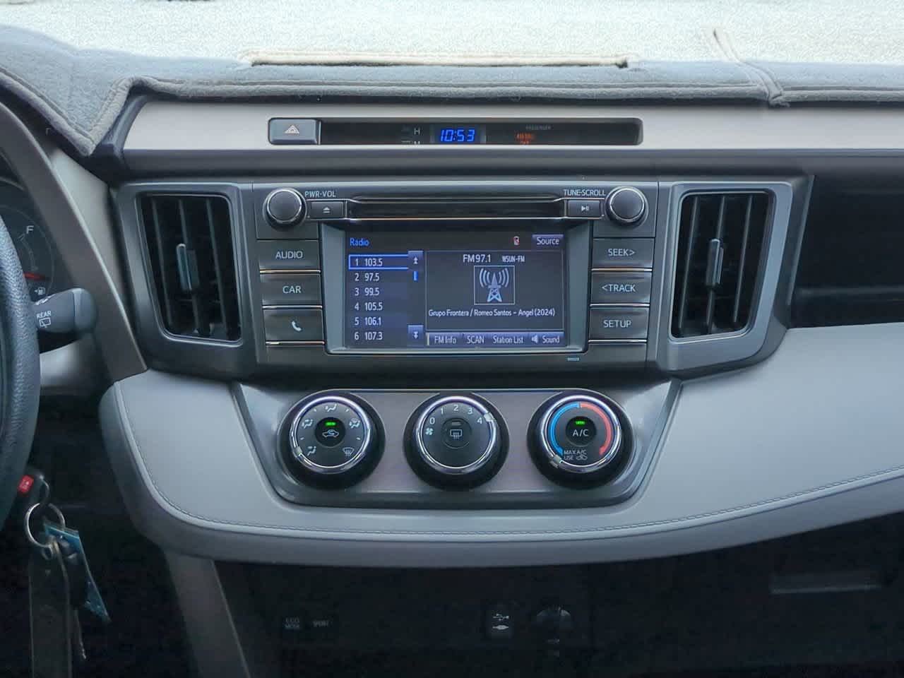 Thumbnail: 2014 Toyota RAV4 - 17