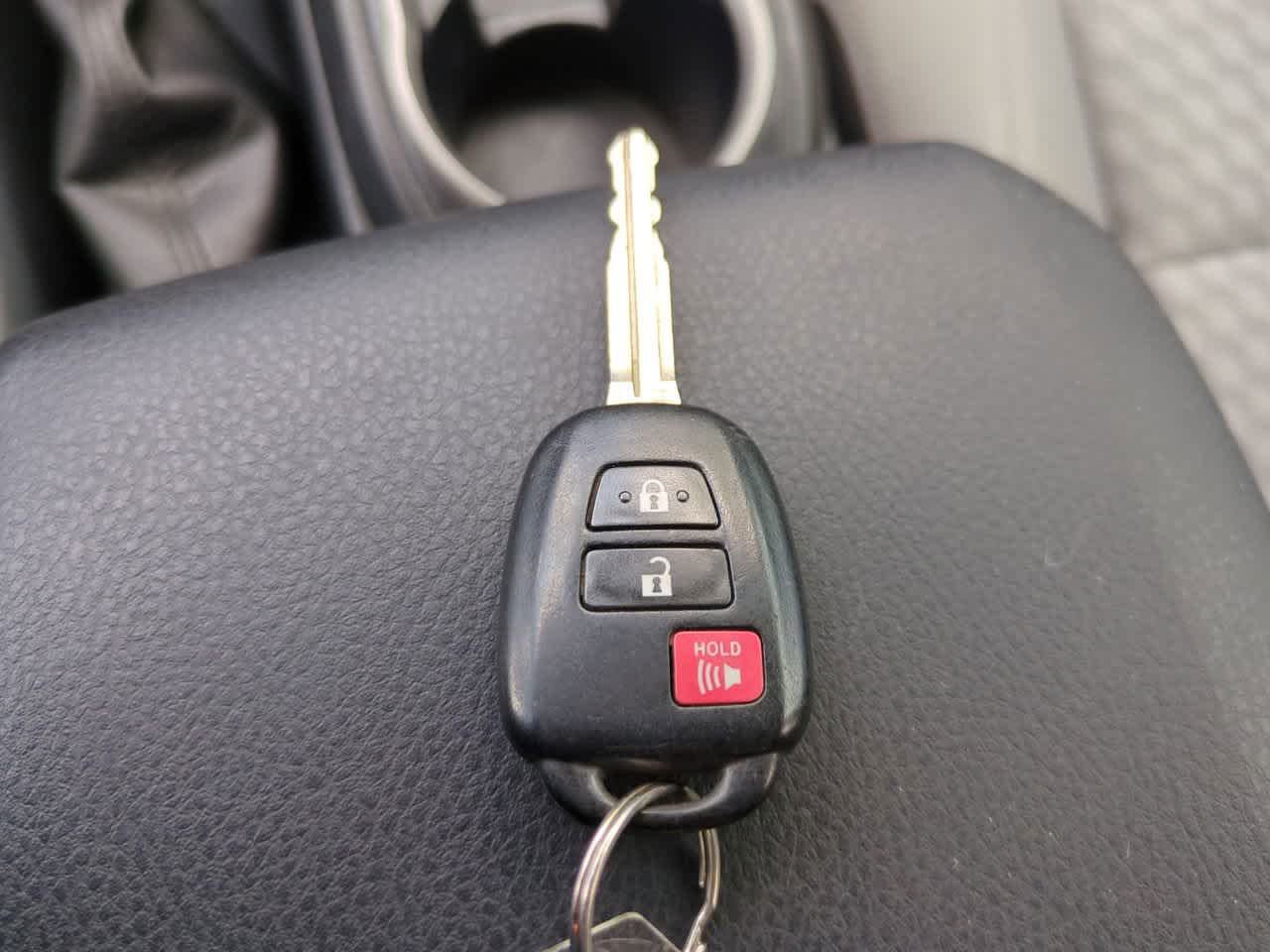 Thumbnail: 2020 Toyota Tacoma - 25