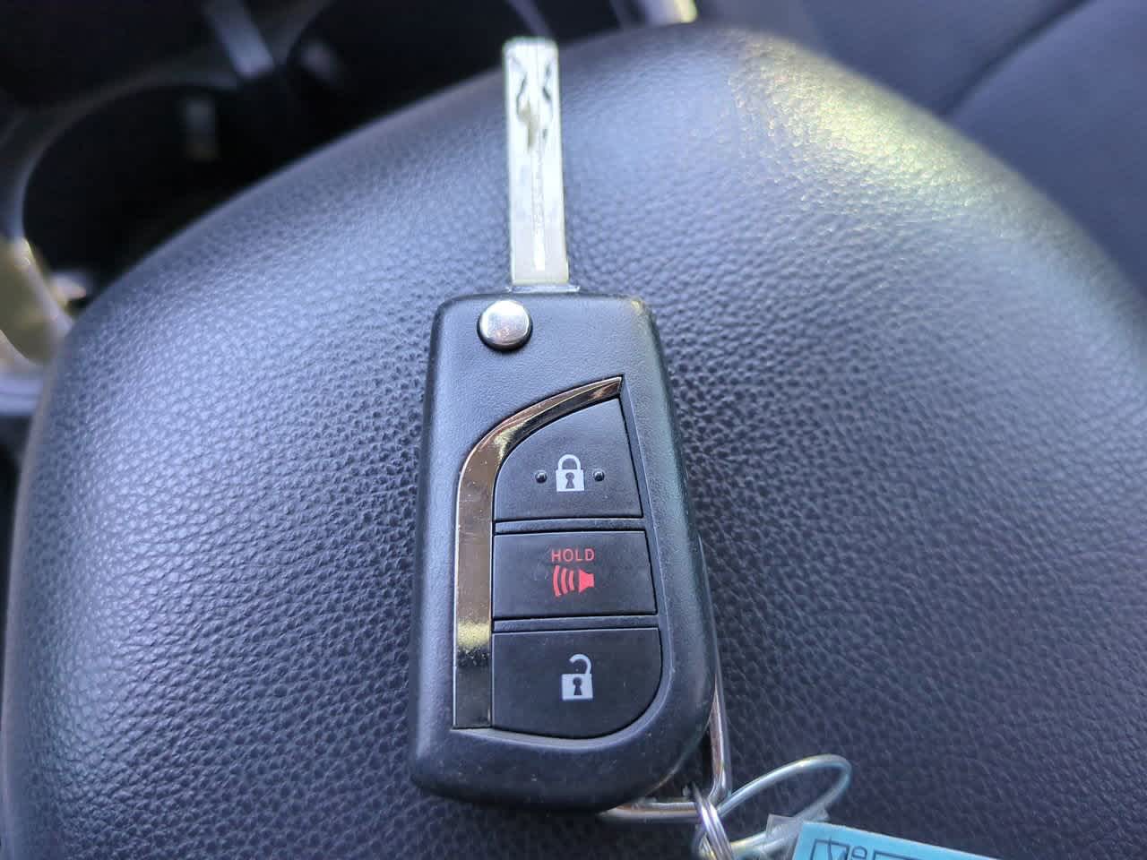 Thumbnail: 2022 Toyota RAV4 - 25