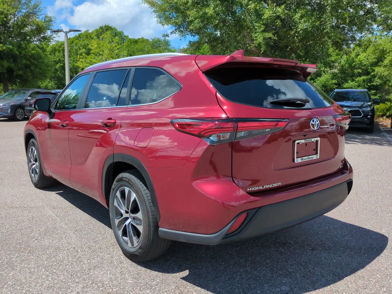 Thumbnail: 2023 Toyota Highlander - 4