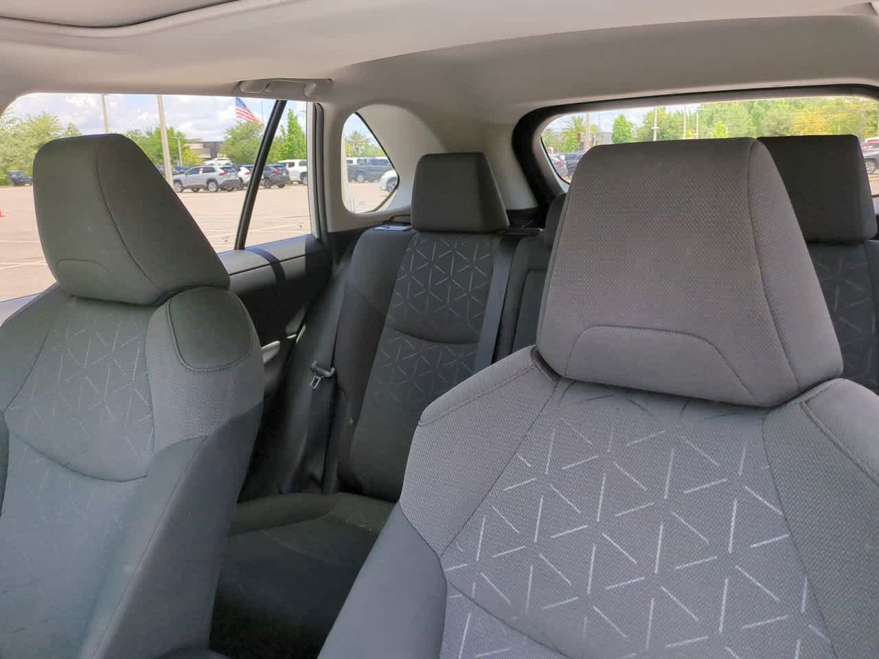 2021 Toyota RAV4 XLE 8