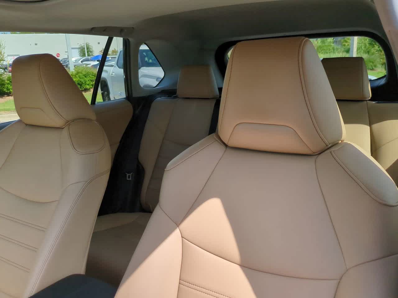 Thumbnail: 2019 Toyota RAV4 - 8