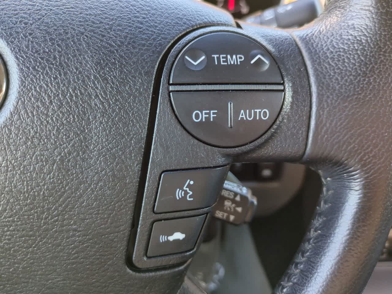 Thumbnail: 2010 Toyota Sequoia - 26