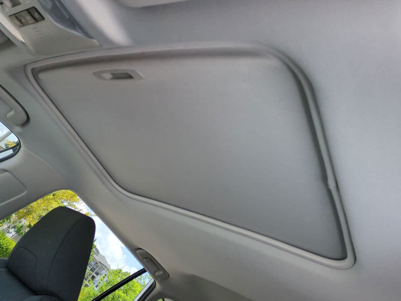 2021 Toyota RAV4 XLE 19