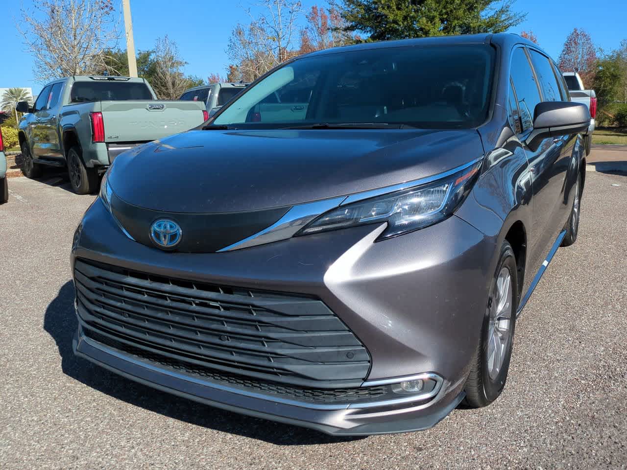 Thumbnail: 2021 Toyota Sienna - 2