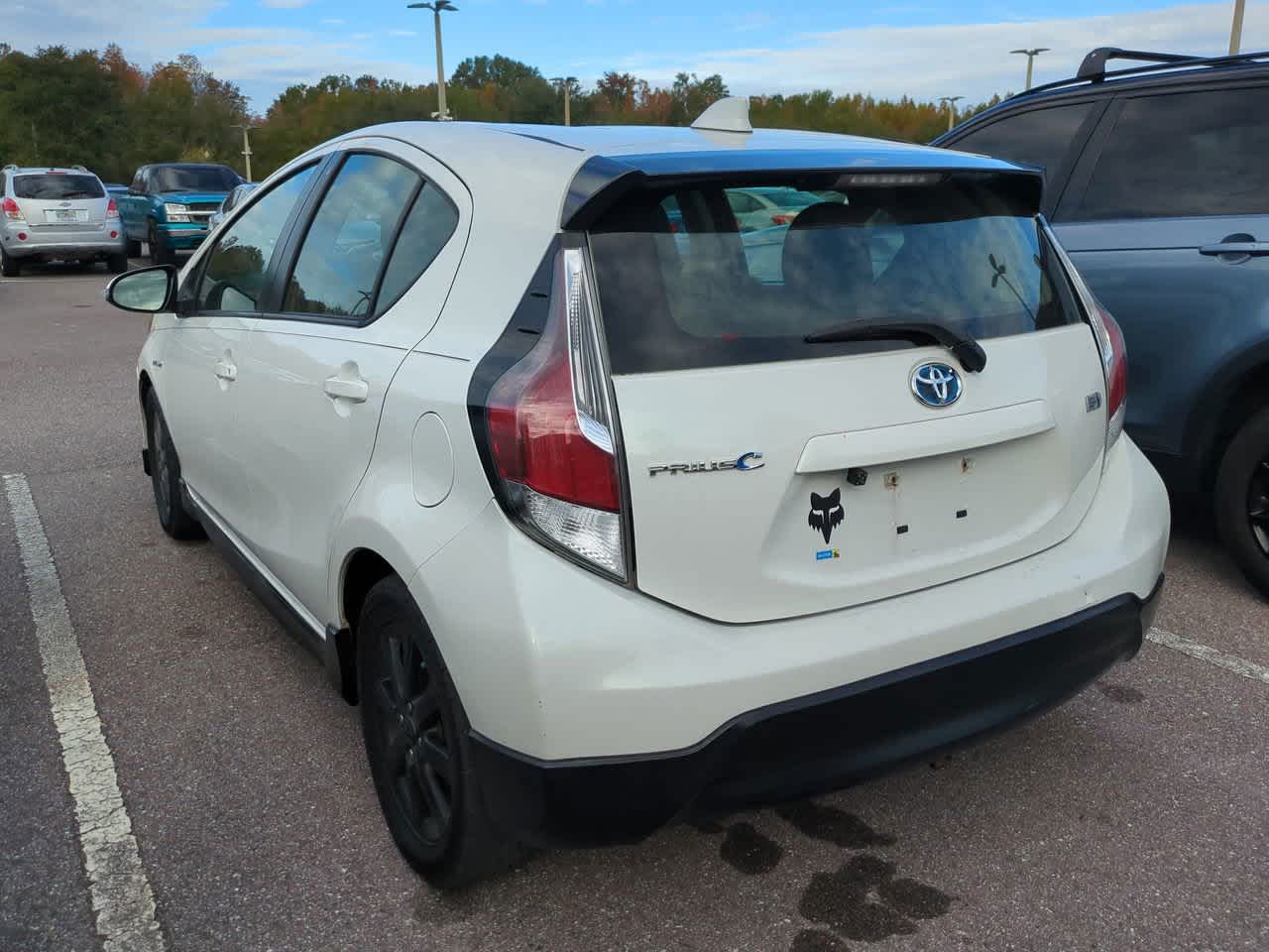 Thumbnail: 2017 Toyota Prius c - 3